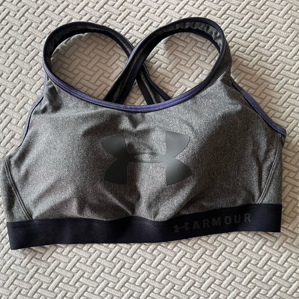 Under Armour Sports Bra. Excellent condition,Moderate-High support.